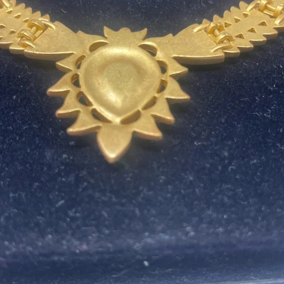 Franklin Mint Gold and Green Necklace with Red Accents - Picture 8 of 12